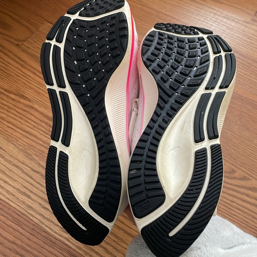 Nike Air Zoom Pegasus 38 Flyease - Picture 9 of 9